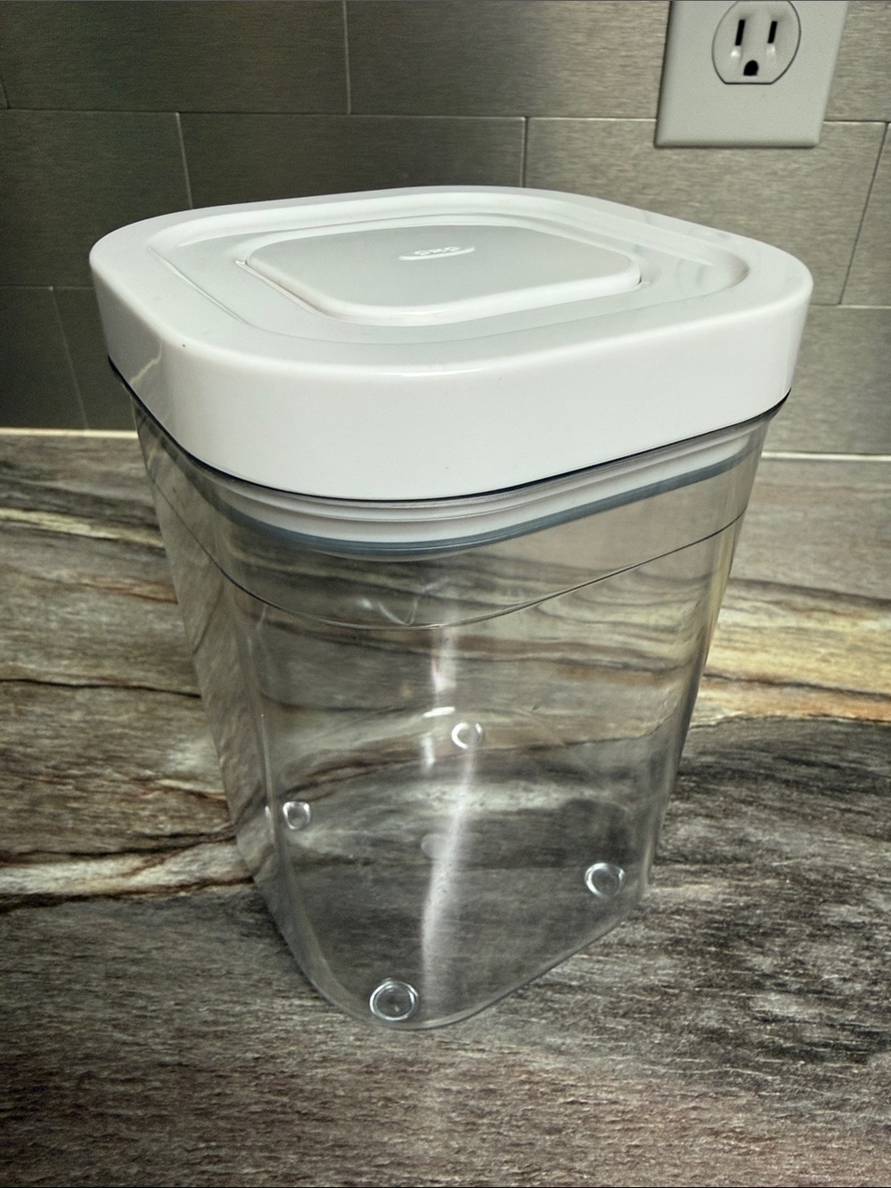 OXO 1.1 litre Pop Top Container